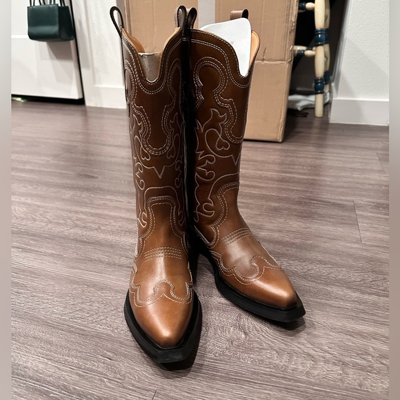 【関税&送料込】Ganni Western Boot Ganni Black Embroidered Low Shaft Western Boot – Annabel